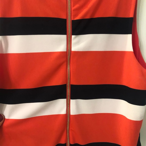 Ann Taylor sleeveless top with zipper detail - Picture 3 of 3